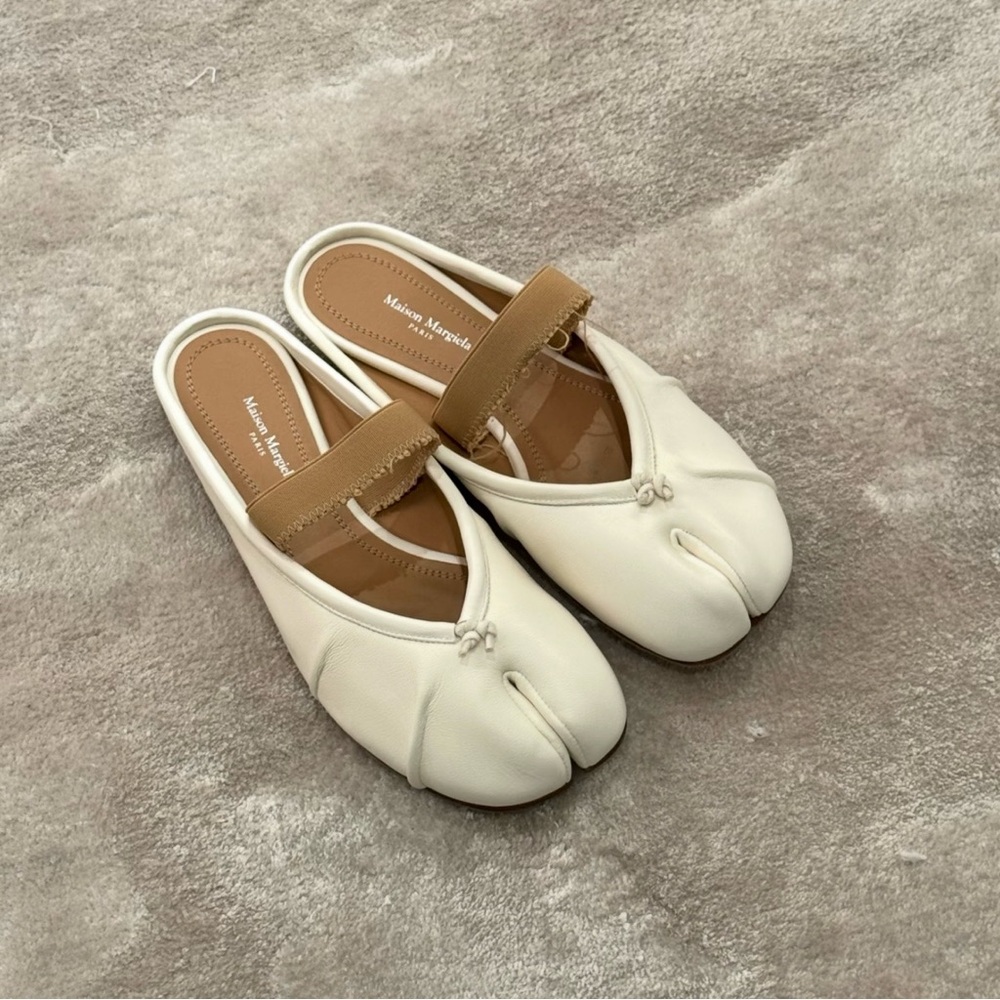 Maison Martin Margiela White Tabi Mule with Tan Strap - Picture 1 of 2